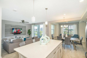 Modern Condo - 2 Beds 2 Baths - Close to Disney 202